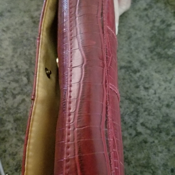 Red Wristlet Purse Gold Chain - Picture 5 of 5